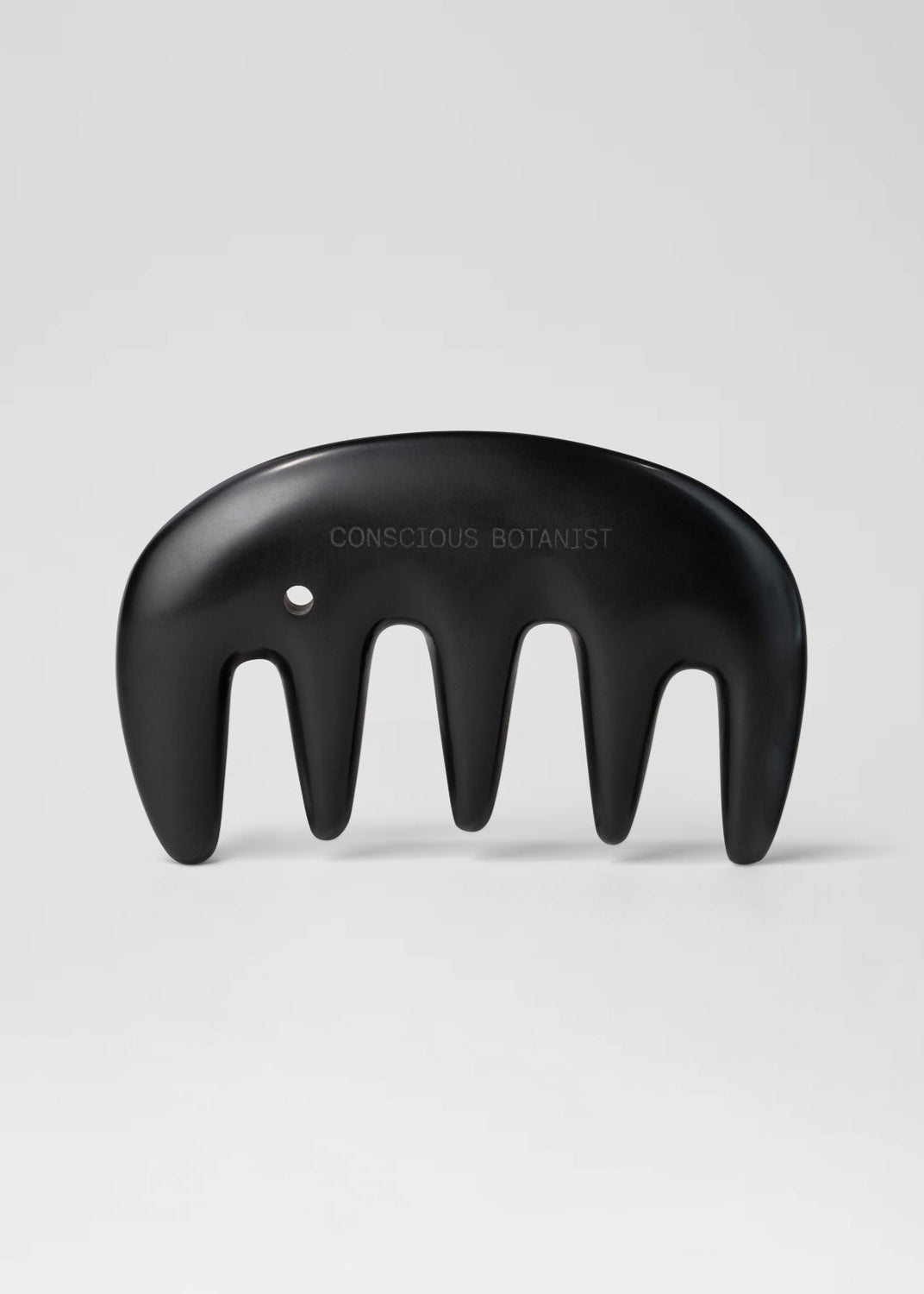 Bian stone scalp gua sha. 100% high-quality bian stone for scalp massage, increased circulation, hair growth stimulation, and muscle relaxation.. Gua sha para cuero cabelludo hecho de piedra bian. Masajea el cuero cabelludo, mejora la circulación, estimula el crecimiento del cabello y relaja los músculos.
