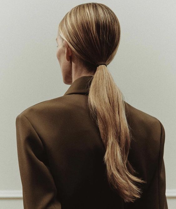 Incorporating our Scalp Oil into your routine is easier than you might think